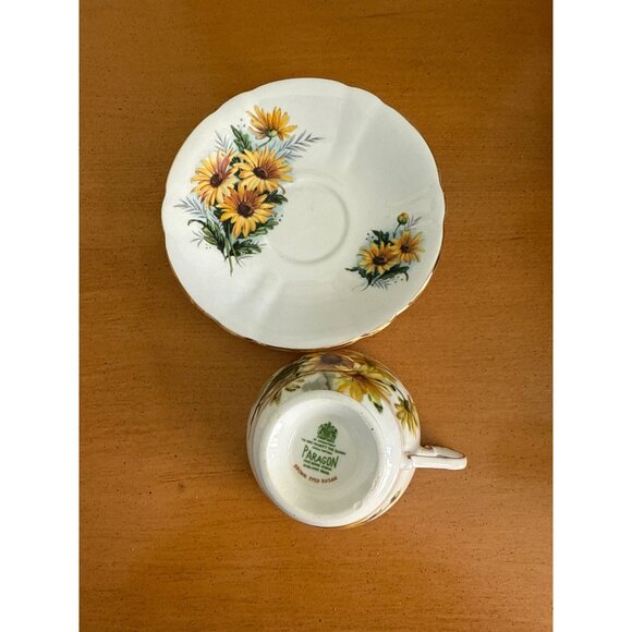 Paragon Bone China Tea Cup & Saucer Set With Sunflower Design Gold Trim Vintage - Picture 5 of 6